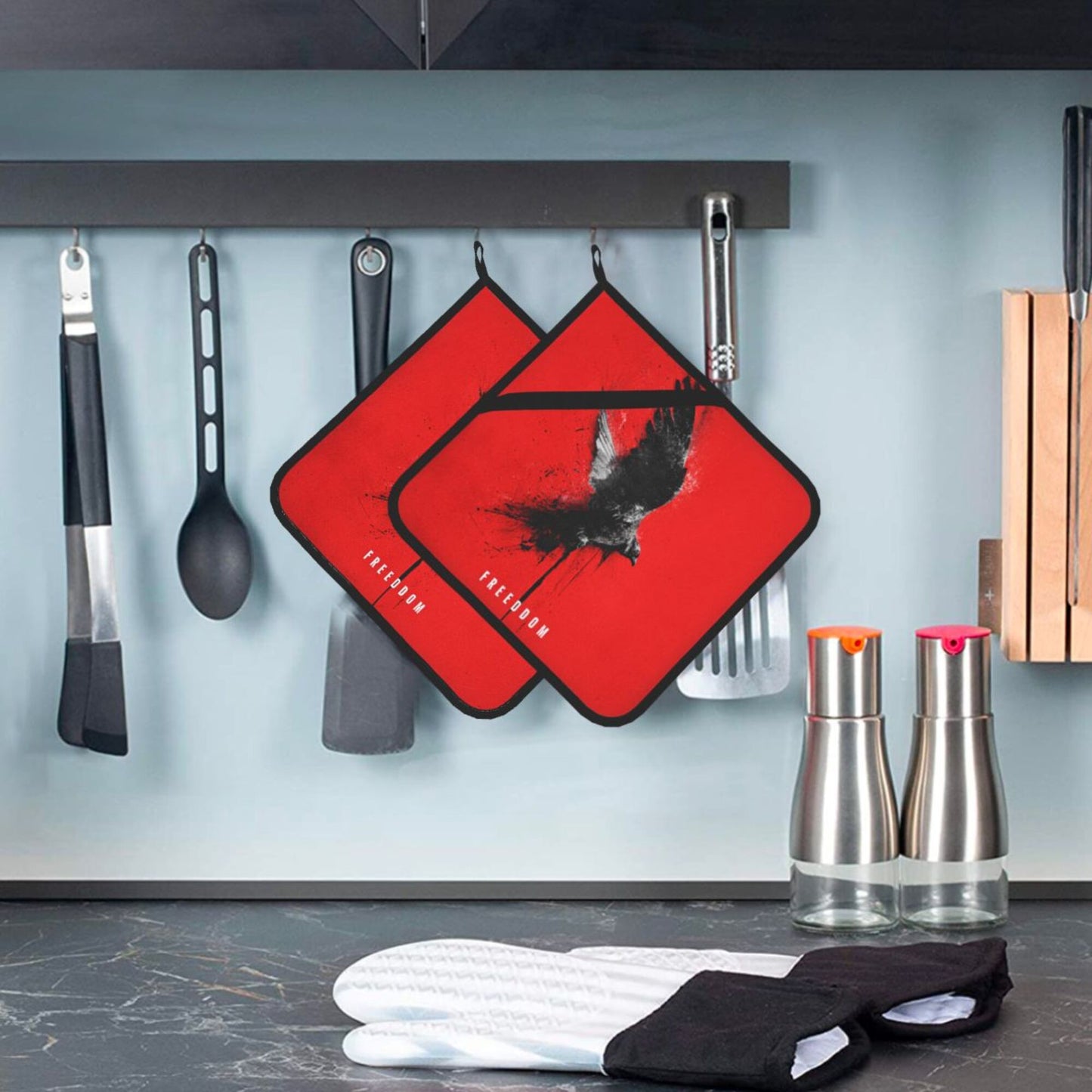 Square Heat Resistant Pads Set of 2 – Kitchen & Dining Protectors with Freedom Bird Design