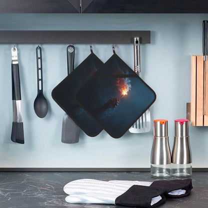 Square Heat Resistant Pads Set of 2 – Fire Light Design, Non-Slip Kitchen & Dining Protectors